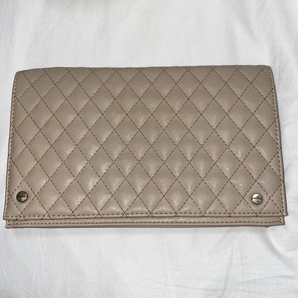 Purse - Picture 1 of 4